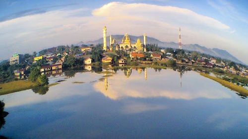 Danau Bom